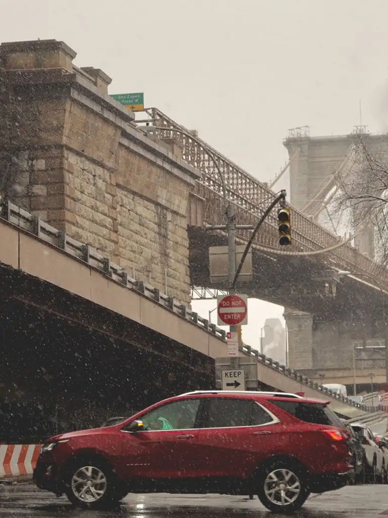 Brooklyn bridge snow view