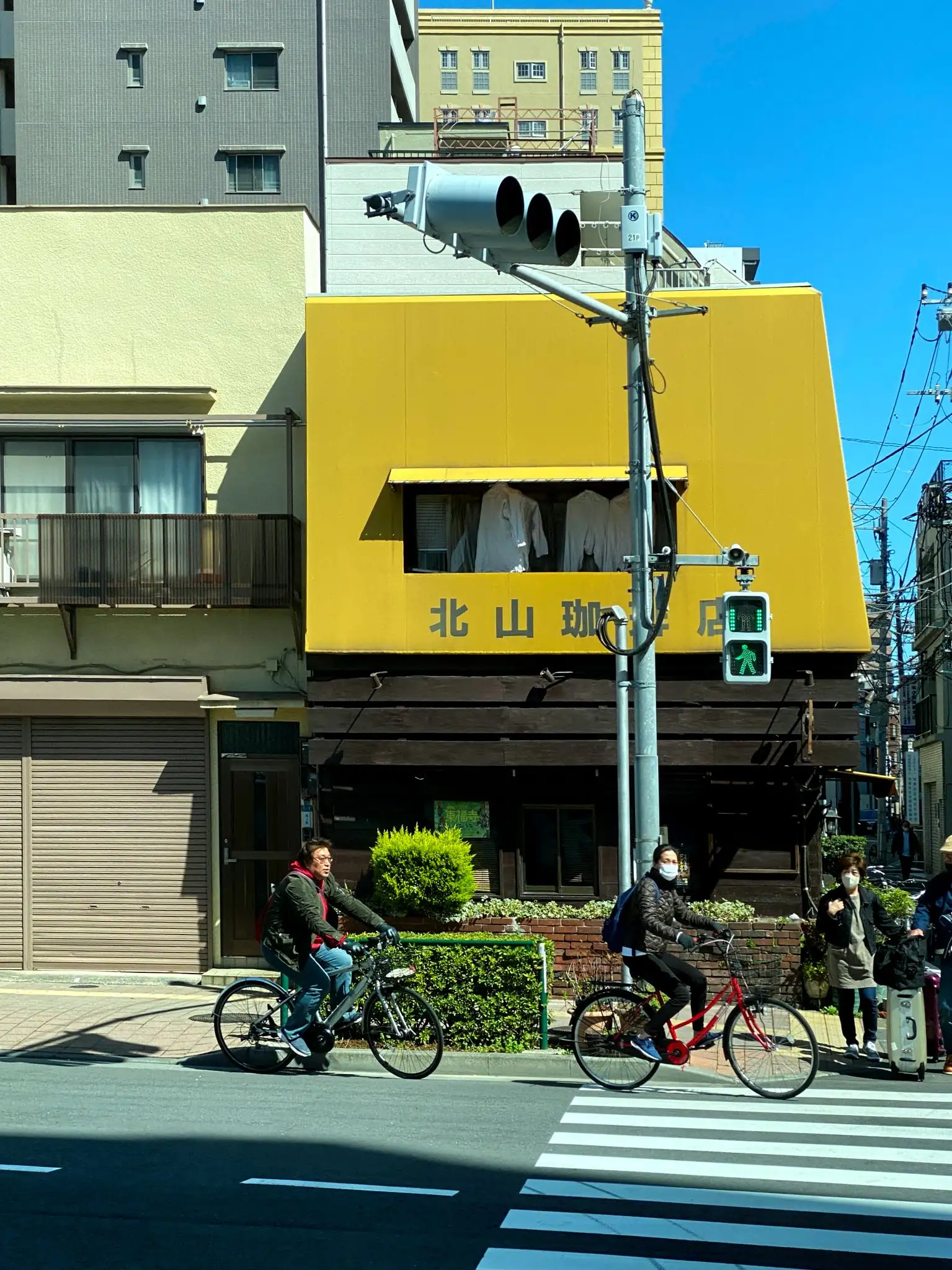 東京街道上的自行車